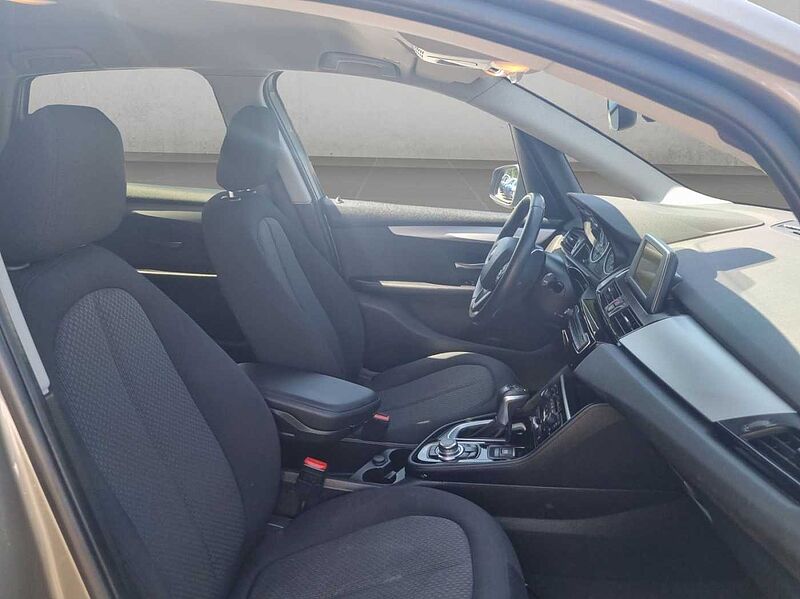 BMW 218 Active Tourer i ADVANTAGE LED PDC NAVI AUTOMATIK SHZ KLIMAA