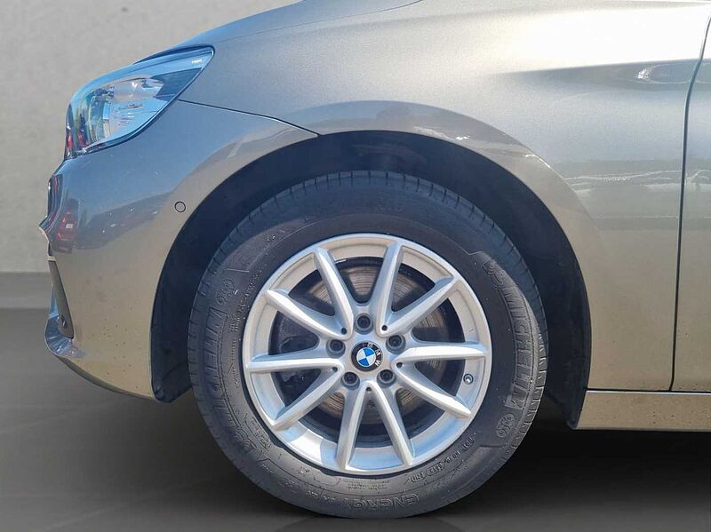 BMW 218 Active Tourer i ADVANTAGE LED PDC NAVI AUTOMATIK SHZ KLIMAA