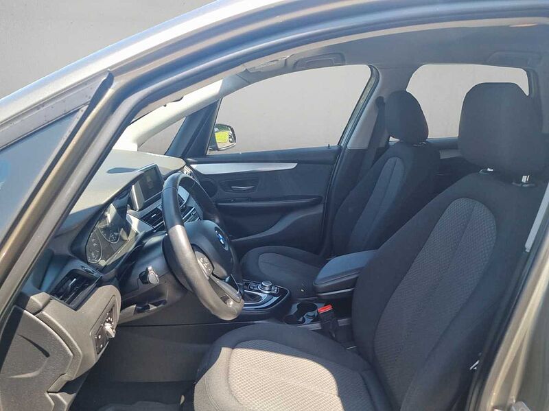 BMW 218 Active Tourer i ADVANTAGE LED PDC NAVI AUTOMATIK SHZ KLIMAA
