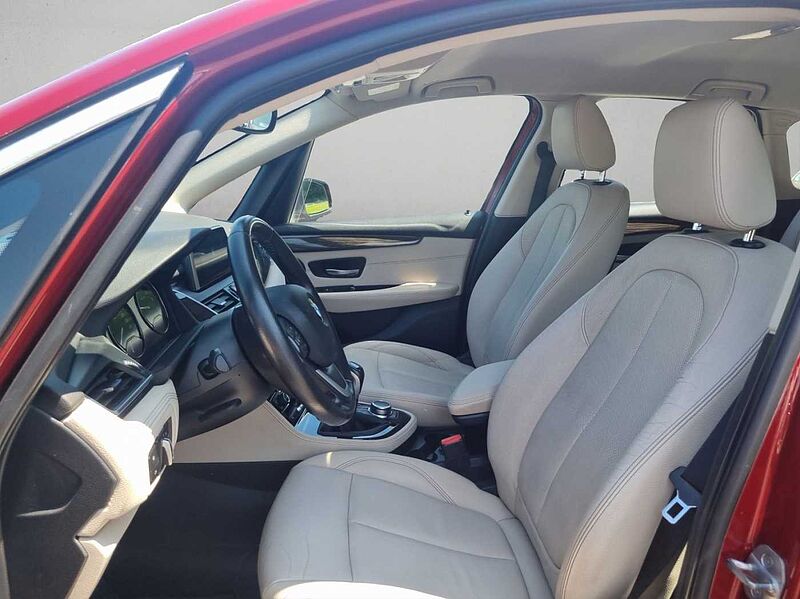 BMW 218 Active Tourer i LUXURY LINE LED PDC KLIMAAUTO SHZ NAVI