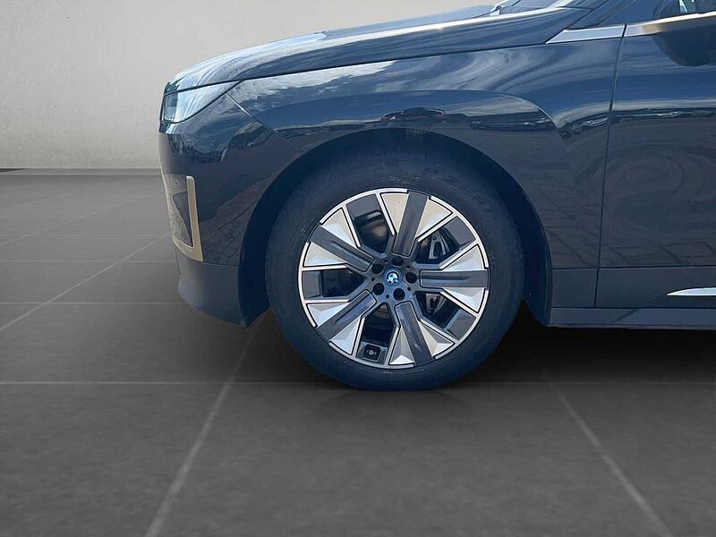 BMW iX xDrive40 KOMFORTZUG HARMAN KARDON 360° KAMERA