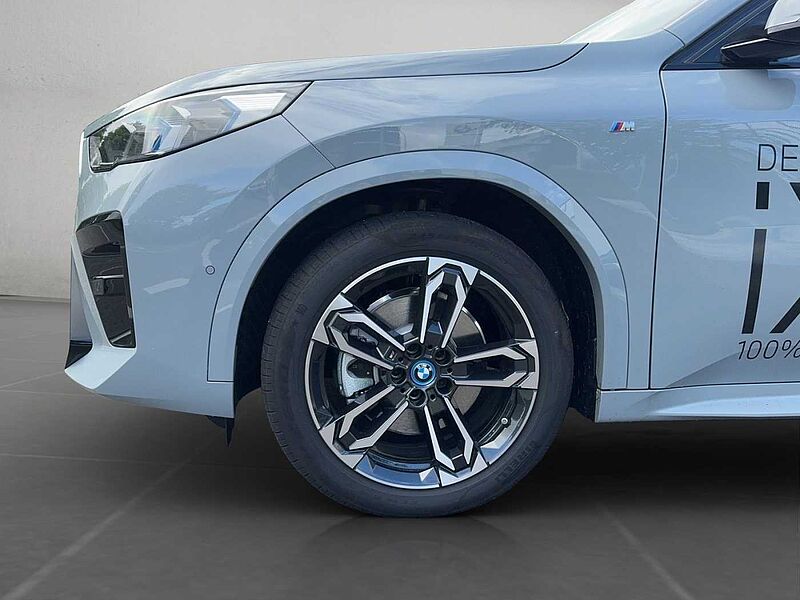 BMW iX2 M SPORT LED HUD 360°KAMERA HARMAN KARDON ICO