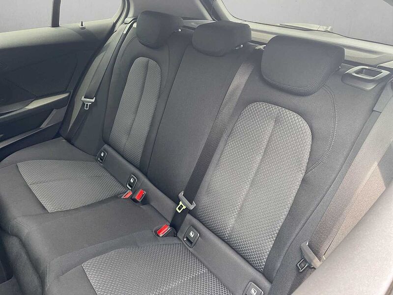 BMW 116 i ADVANTAGE LED PDC TEMPOMAT WLAN SHZ