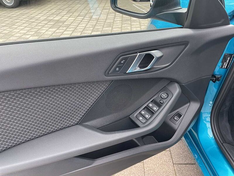 BMW 116 i ADVANTAGE LED PDC TEMPOMAT WLAN SHZ