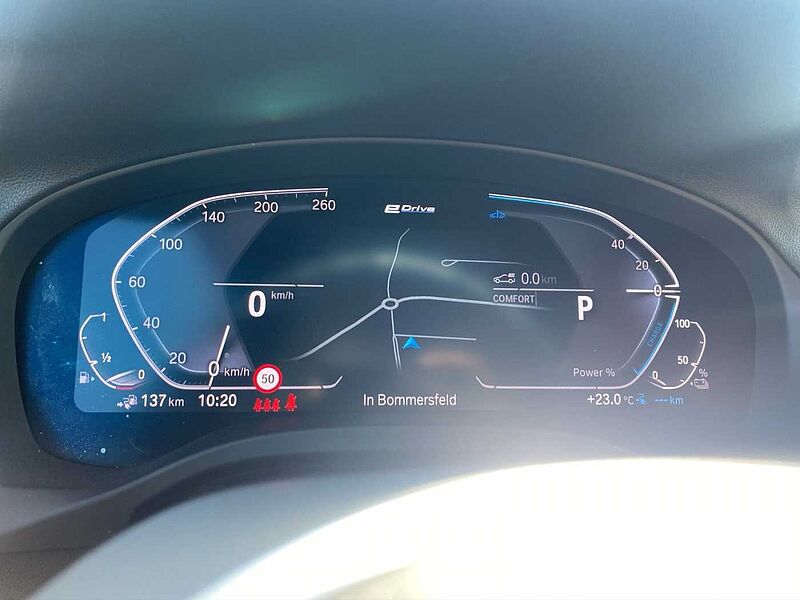 BMW X3 xDrive30e M SPORT LED HUD AHK HARMAN KARDON K
