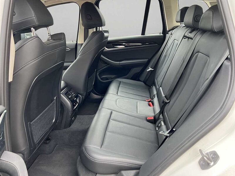 BMW X3 xDrive20d LED AHK RÜCKFAHR KOMFORTZUG SHZ DAB