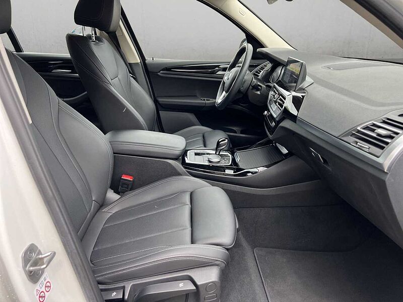 BMW X3 xDrive20d LED AHK RÜCKFAHR KOMFORTZUG SHZ DAB