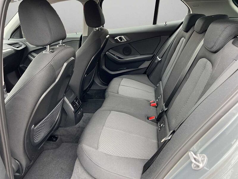 BMW 116 i ADVANTAGE LED TEMPOMAT KOMFORTZUG SHZ