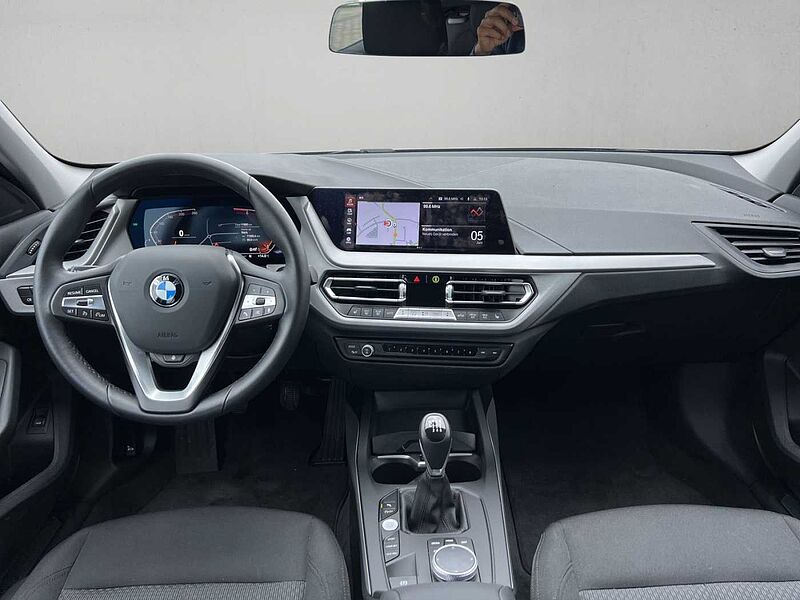 BMW 116 i ADVANTAGE LED TEMPOMAT KOMFORTZUG SHZ