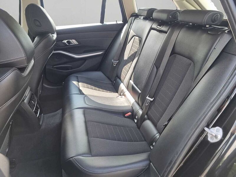 BMW 320 d xDrive TOURING SPORT LINE LED HIFI KOMFORTZ