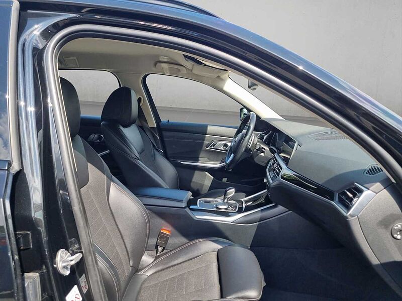 BMW 320 d xDrive TOURING SPORT LINE LED HIFI KOMFORTZ