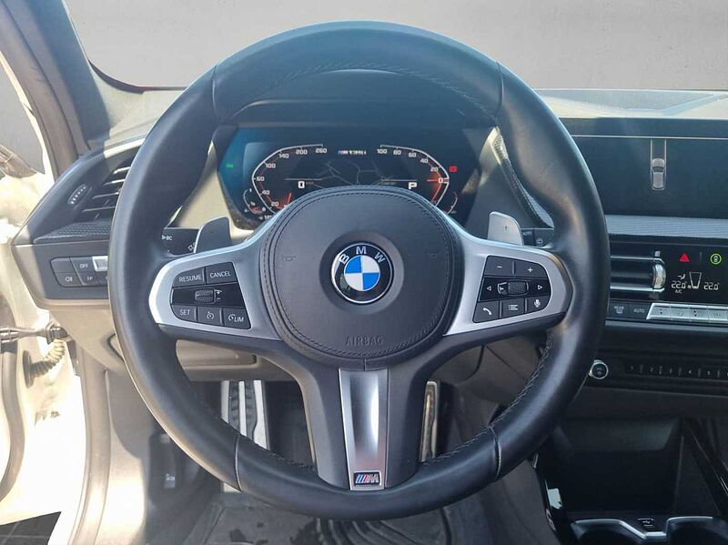 BMW M135 i xDrive LED HIFI TEMPOMAT PDC SHZ DAB