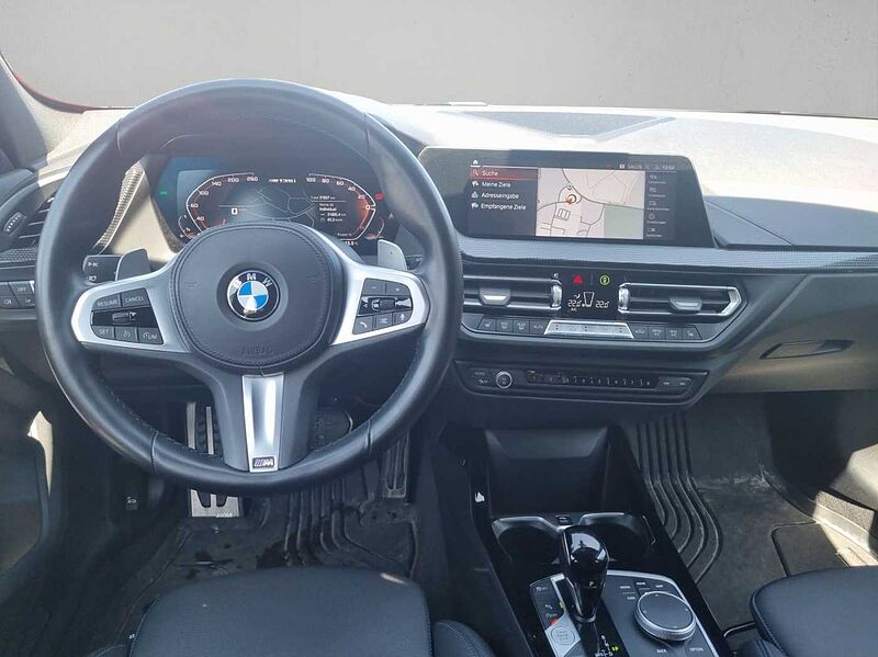 BMW M135 i xDrive LED HIFI TEMPOMAT PDC SHZ DAB