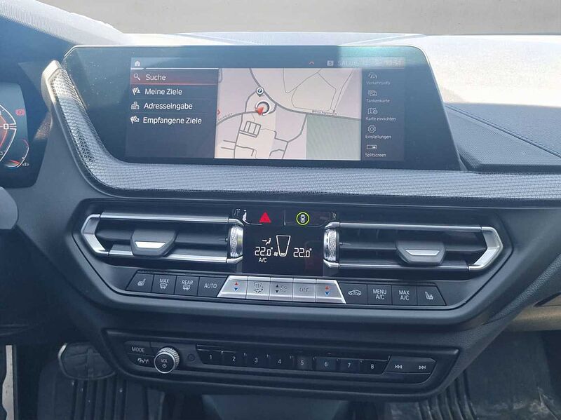 BMW M135 i xDrive LED HIFI TEMPOMAT PDC SHZ DAB