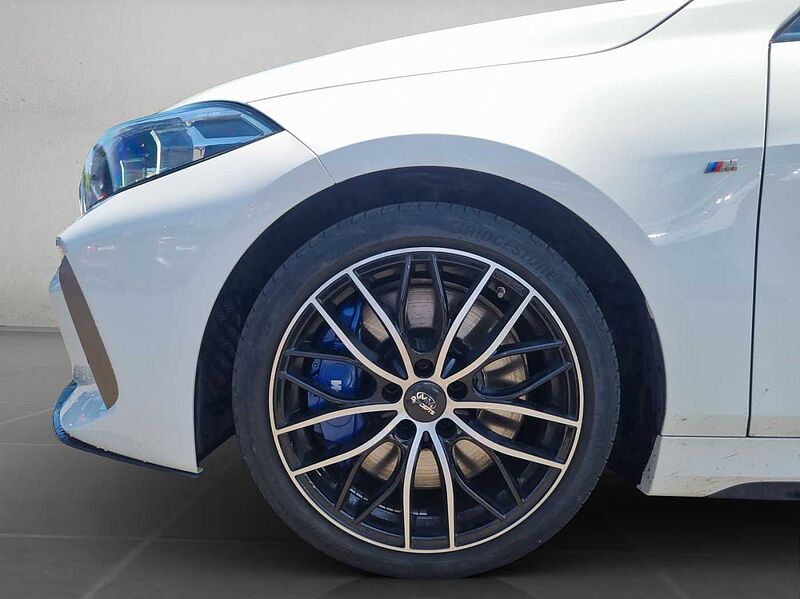 BMW M135 i xDrive LED HIFI TEMPOMAT PDC SHZ DAB