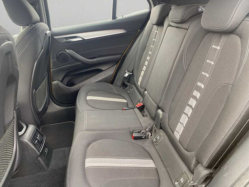 BMW X2 sDrive18d LED HIFI PDC TEMPOMAT SHZ