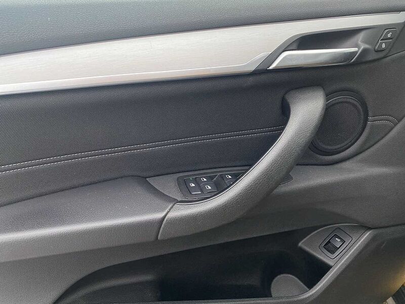 BMW X2 sDrive18d LED HIFI PDC TEMPOMAT SHZ