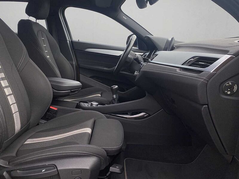 BMW X2 sDrive18d LED HIFI PDC TEMPOMAT SHZ