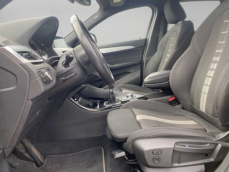 BMW X2 sDrive18d LED HIFI PDC TEMPOMAT SHZ