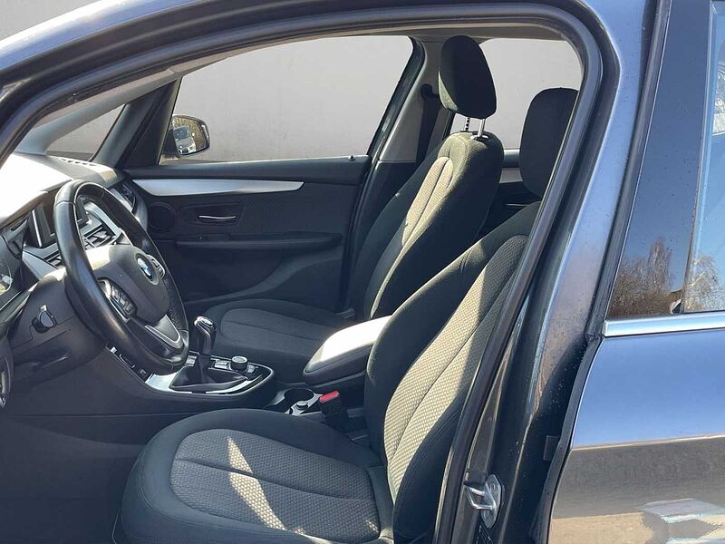 BMW 220 Active Tourer i ACTIVE TOURER ADVANTAGE PDC KLIMAAUTO SHZ T