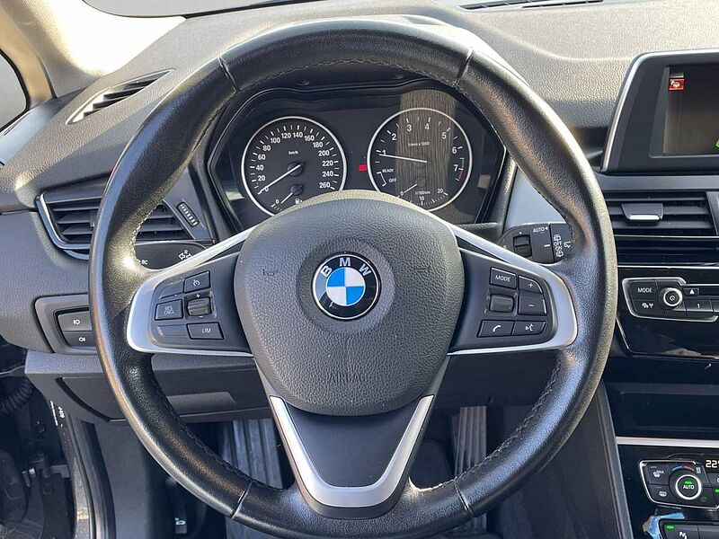 BMW 220 Active Tourer i ACTIVE TOURER ADVANTAGE PDC KLIMAAUTO SHZ T