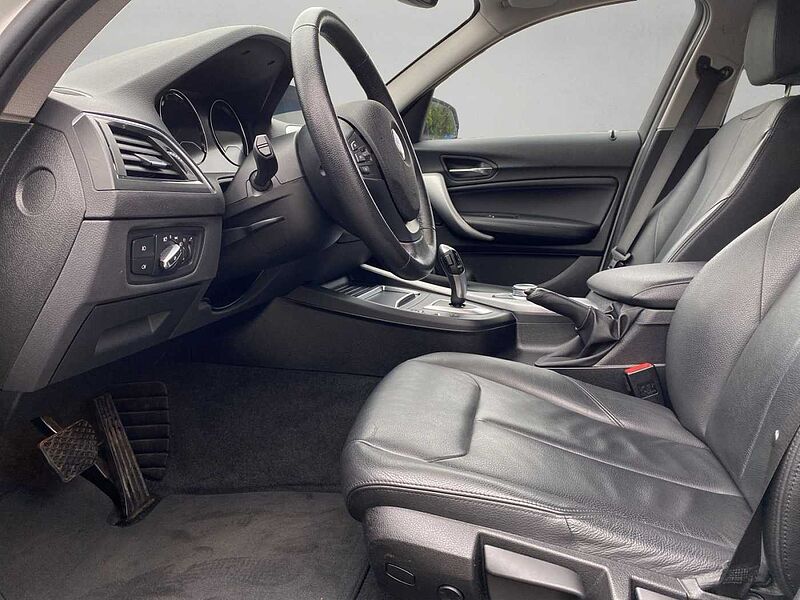 BMW 120 i ADVANTAGE LED PDC TEMPOMAT SHZ