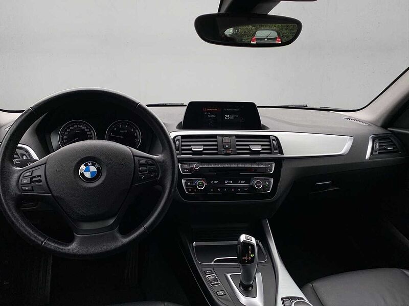 BMW 120 i ADVANTAGE LED PDC TEMPOMAT SHZ