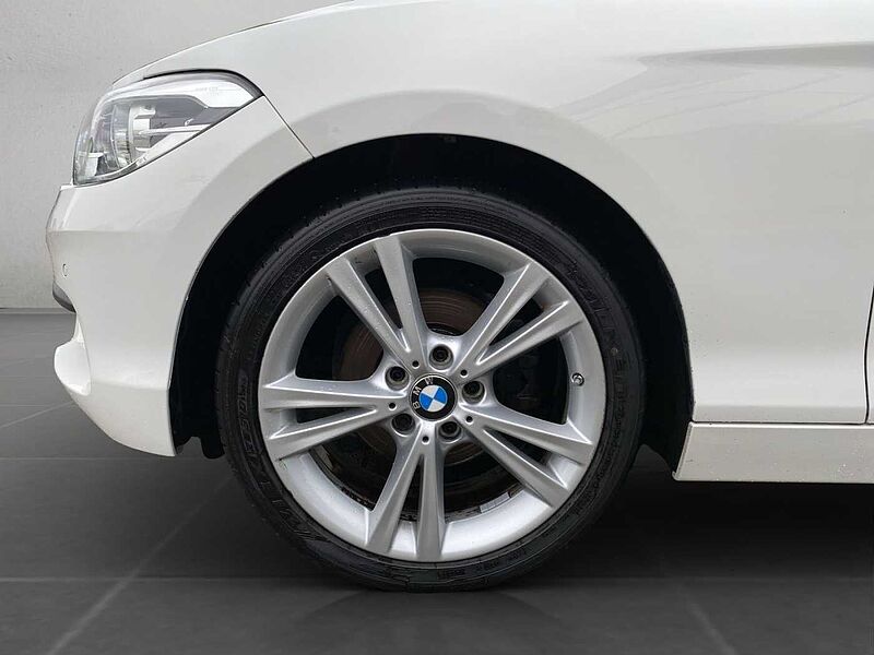 BMW 120 i ADVANTAGE LED PDC TEMPOMAT SHZ