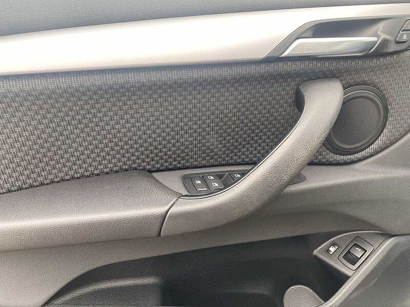 BMW X1 xDrive25e ADVANTAGE LED PDC TEMPOMAT SHZ DAB