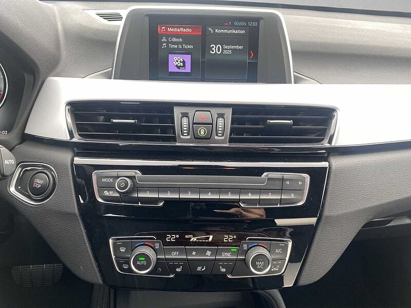 BMW X1 xDrive25e ADVANTAGE LED PDC TEMPOMAT SHZ DAB