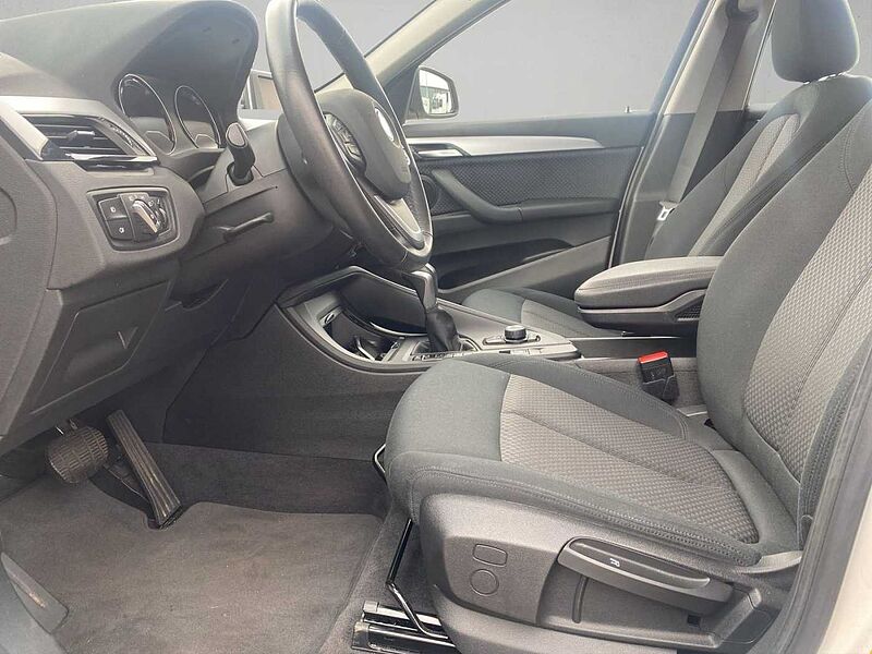 BMW X1 xDrive25e ADVANTAGE LED PDC TEMPOMAT SHZ DAB