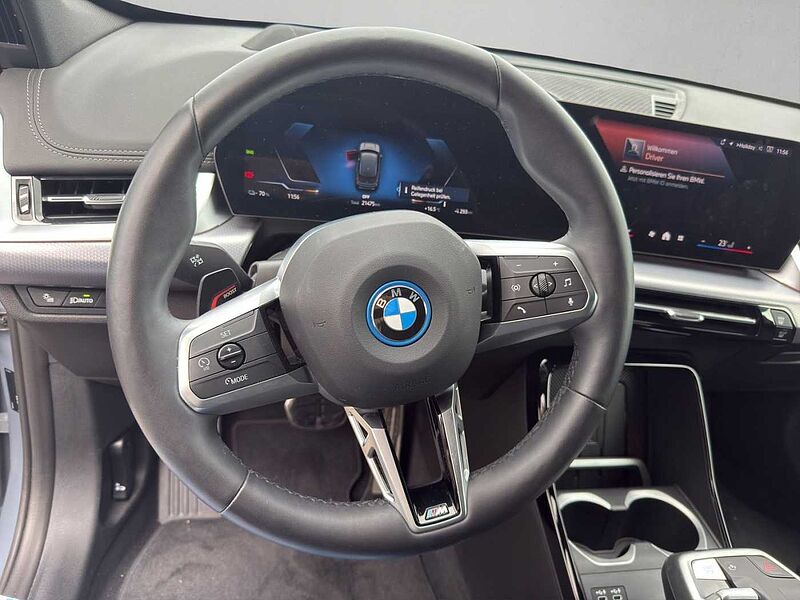BMW iX1 eDrive20 M SPORT LED HUD AHK 360°KAMERA KOMF