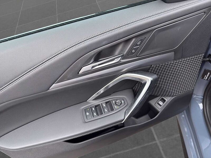 BMW iX1 eDrive20 M SPORT LED HUD AHK 360°KAMERA KOMF