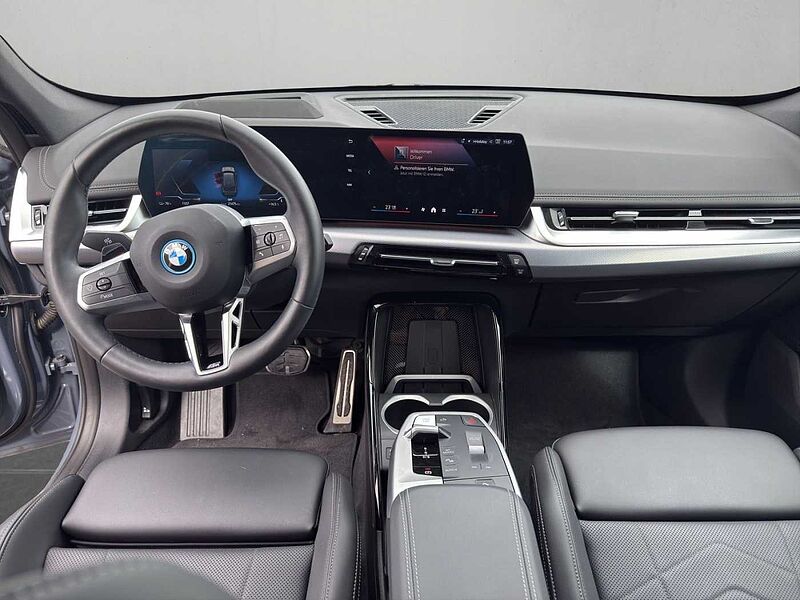 BMW iX1 eDrive20 M SPORT LED HUD AHK 360°KAMERA KOMF