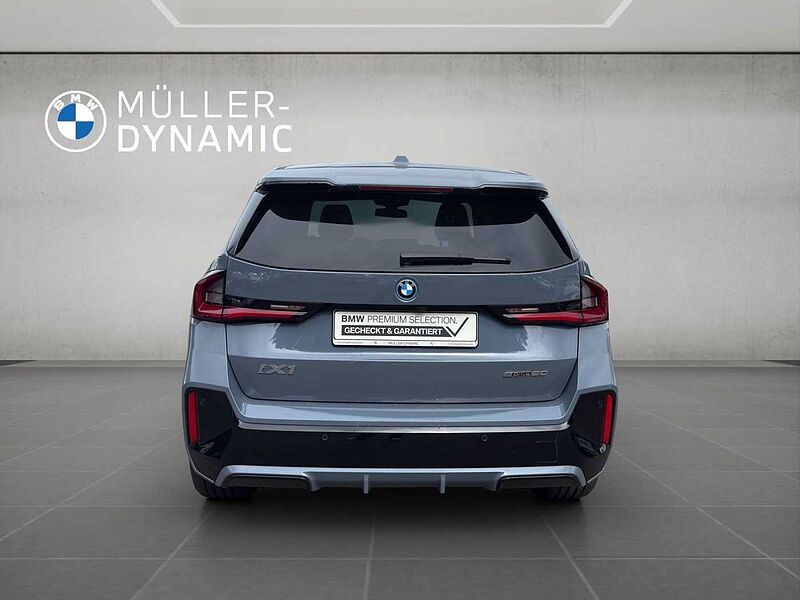 BMW iX1 eDrive20 M SPORT LED HUD AHK 360°KAMERA KOMF
