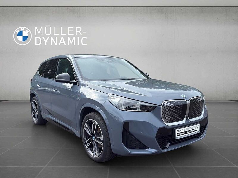 BMW iX1 eDrive20 M SPORT LED HUD AHK 360°KAMERA KOMF