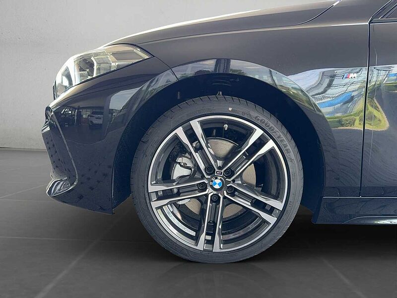 BMW 118 i M Sport LED HIFI HUD PDC SHZ AHK '18'