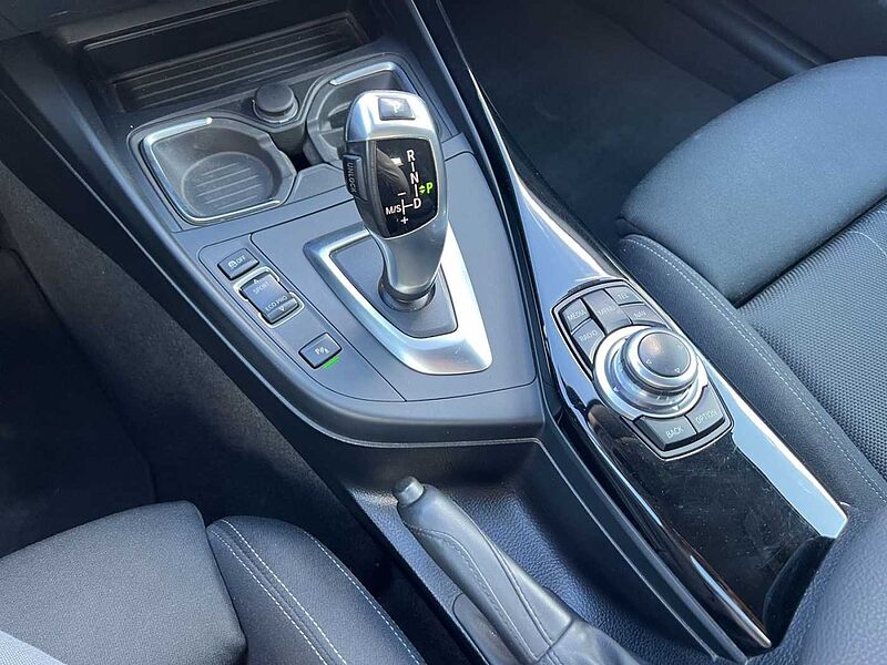 BMW 118 d SPORT LINE LED NAVI HIFI TEMPOMAT SHZ
