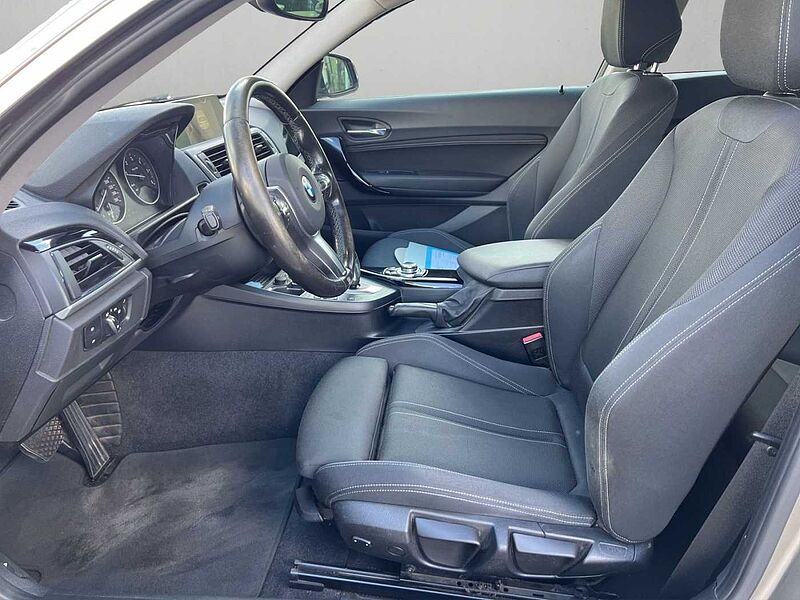 BMW 118 d SPORT LINE LED NAVI HIFI TEMPOMAT SHZ