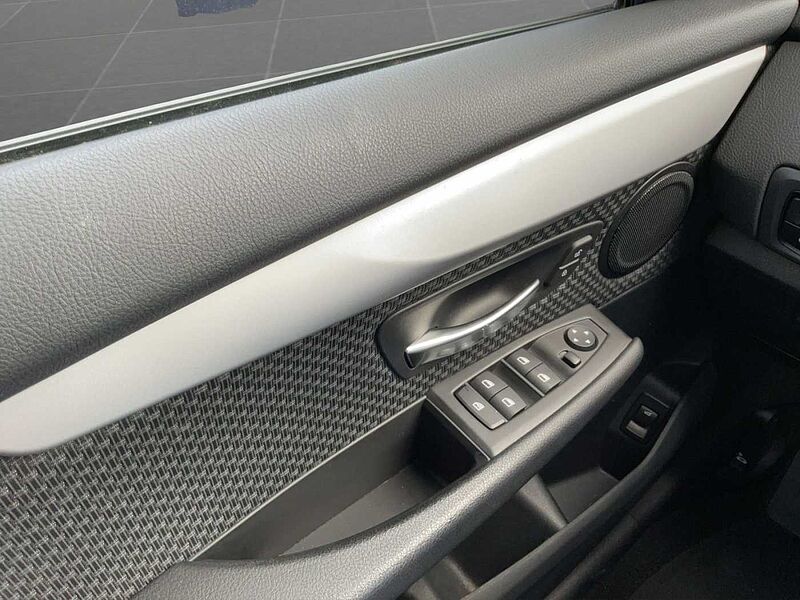 BMW 216 Active Tourer i ADVANTAGE LED TEMPOMAT PDC KLIMAAUTO SHZ