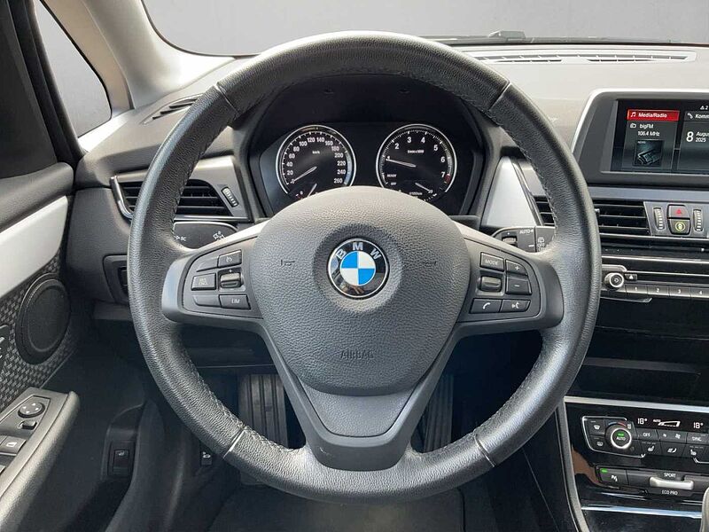BMW 216 Active Tourer i ADVANTAGE LED TEMPOMAT PDC KLIMAAUTO SHZ