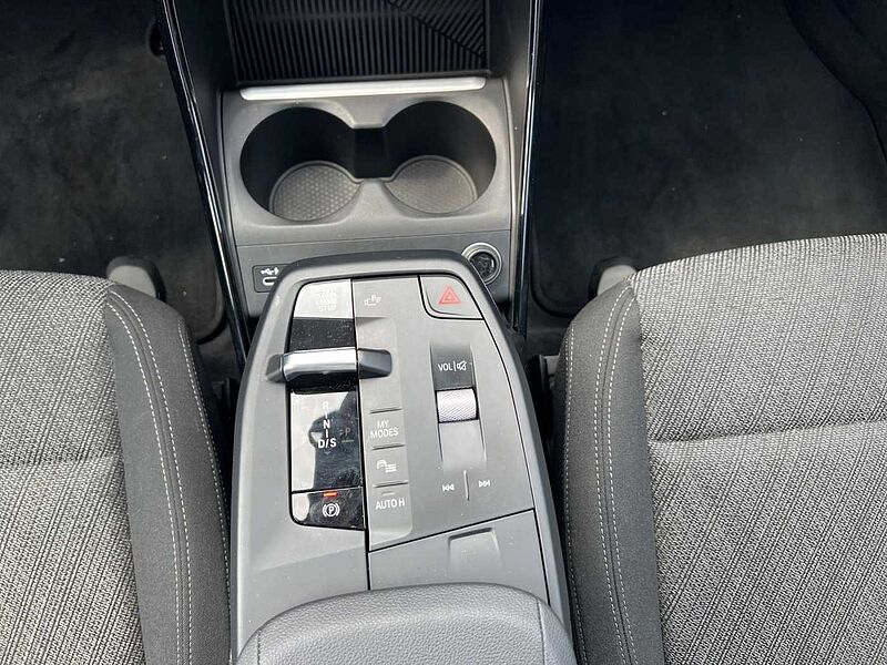 BMW 218 Active Tourer d ACTIVE TOURER AHK RÜCKFAHR DAB SHZ