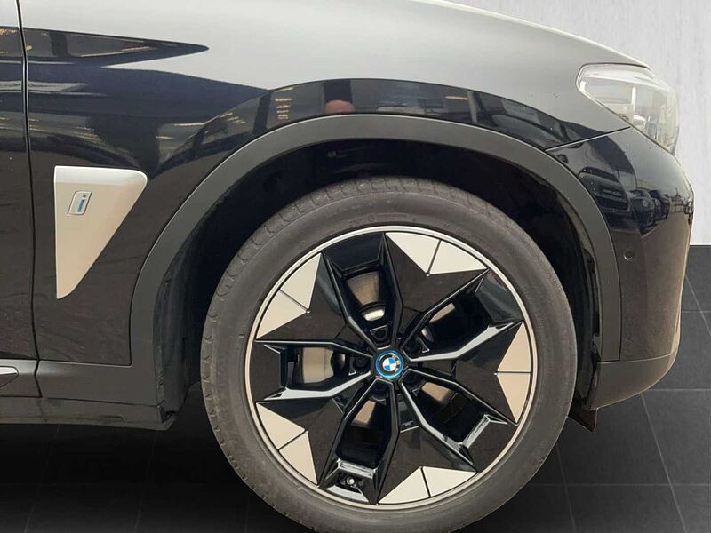 BMW iX3 IMPRESSIVE LED HUD HARMAN KARDON 360° KAMERA