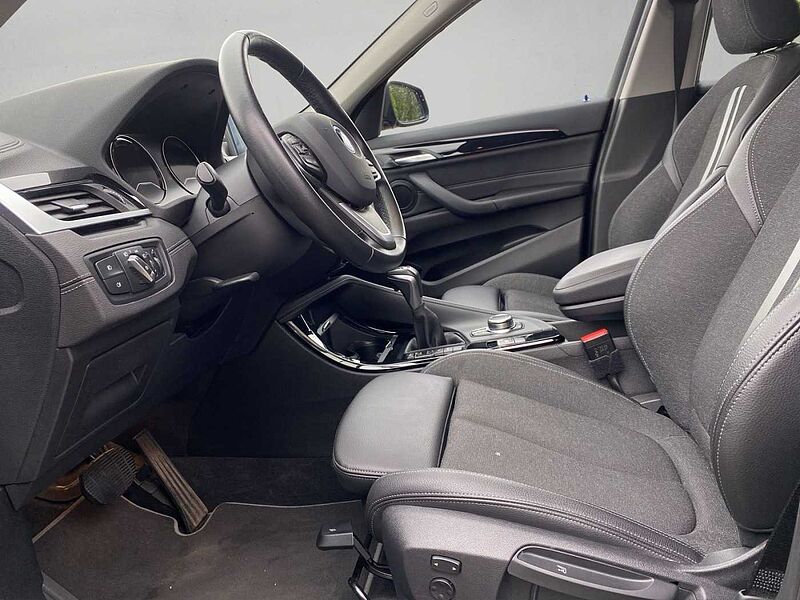 BMW X1 xDrive25e SPORT LINE LED PDC NAVI TEMPOMAT SH