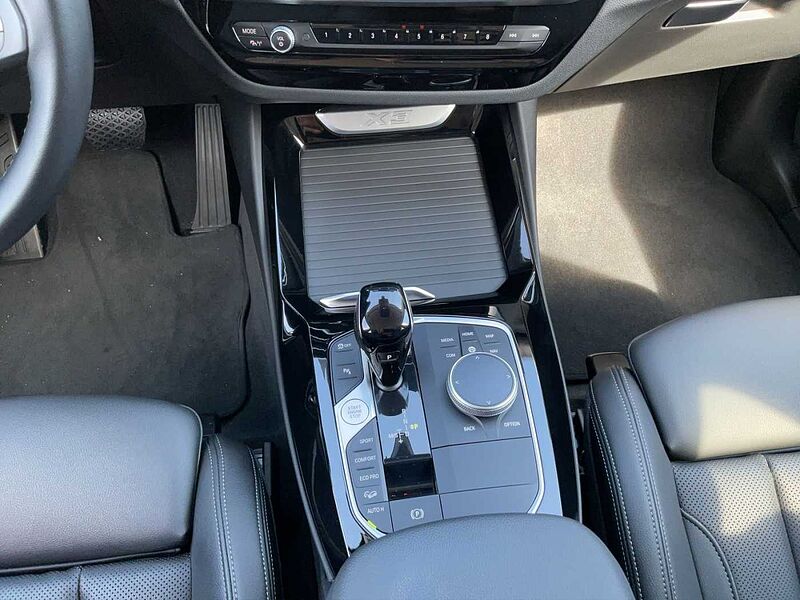 BMW X3 xDrive20d LED AHK RÜCKFAHR SHZ DAB WLAN