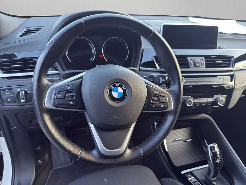 BMW X2 sDrive18d ADVANTAGE PLUS NAVI PDC TEMPOMAT SH