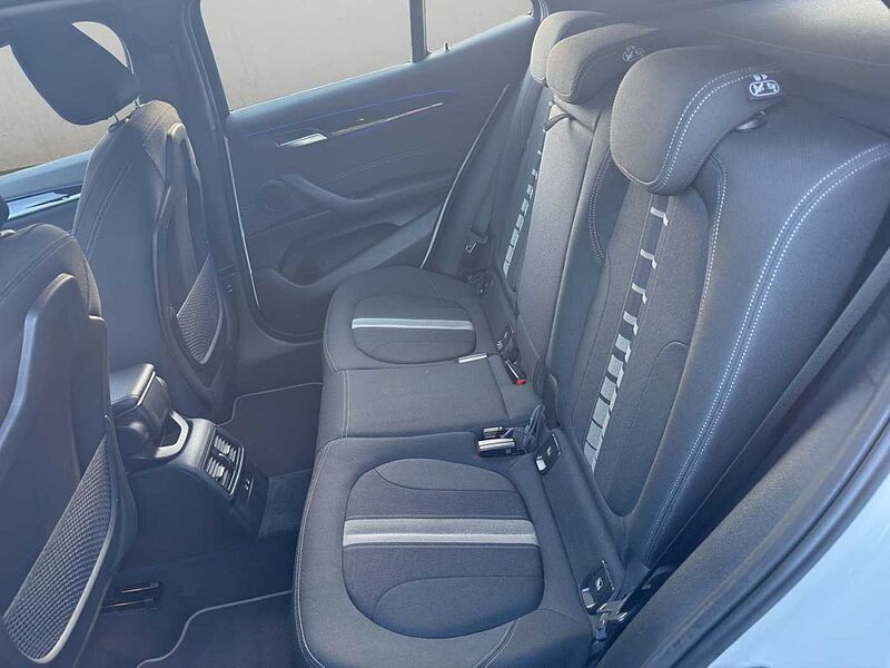 BMW X2 sDrive18d ADVANTAGE PLUS NAVI PDC TEMPOMAT SH