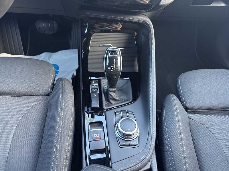 BMW X2 sDrive18d ADVANTAGE PLUS NAVI PDC TEMPOMAT SH