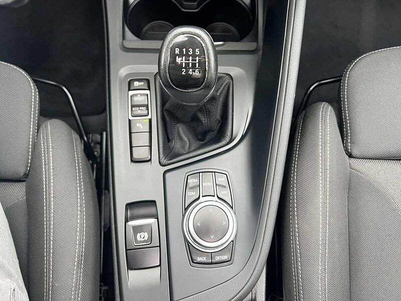 BMW X1 sDrive18d Advantage HiFi LED Pano. Dach Navi