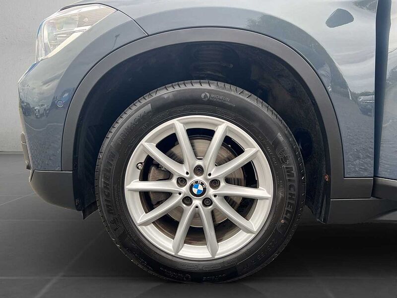 BMW X1 sDrive18d Advantage HiFi LED Pano. Dach Navi